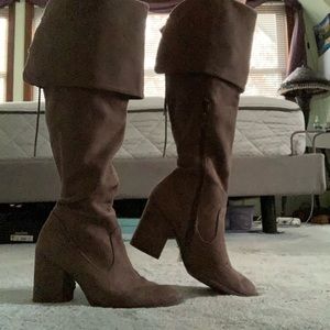 KNEE HIGH BROWNISH GRAY BOOTS